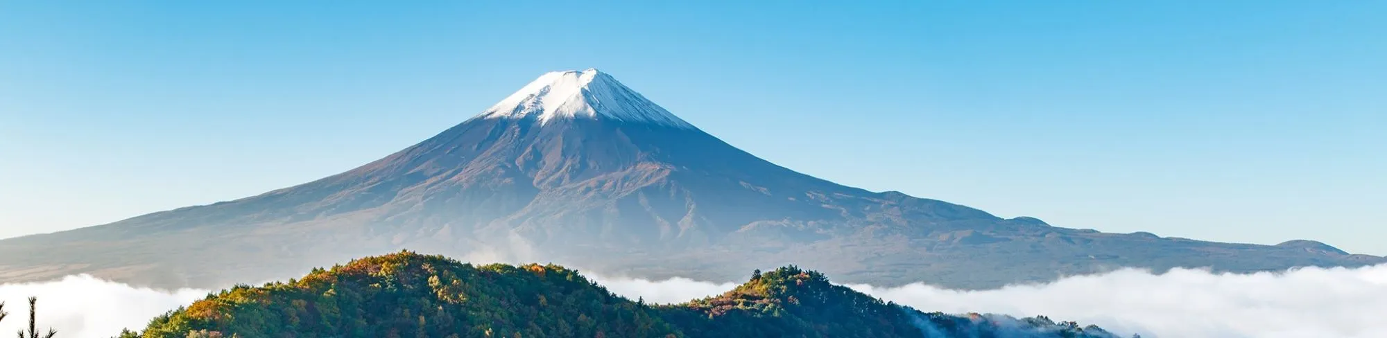 雲海に浮かぶ富士山